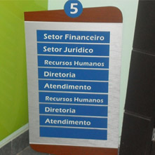 Placas e Sinalização